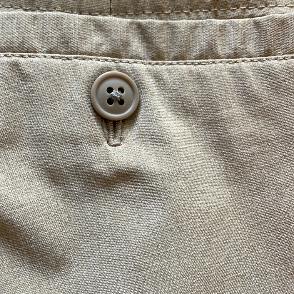 Old Navy flat front hybrid board shorts. Men 36. Excellent condition. Very nice! - Picture 6 of 6
